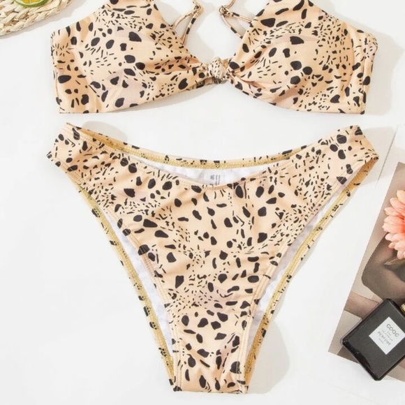 New yellow 80 style printed bikini set - Picture 2 of 2